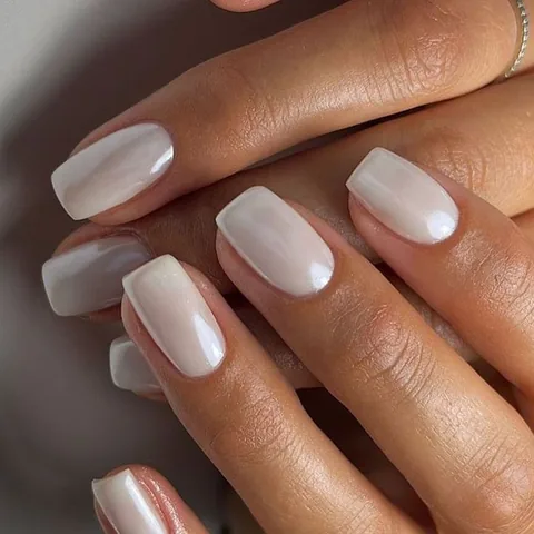 Milky white vanilya krom kare protez tırnak — Sora studio