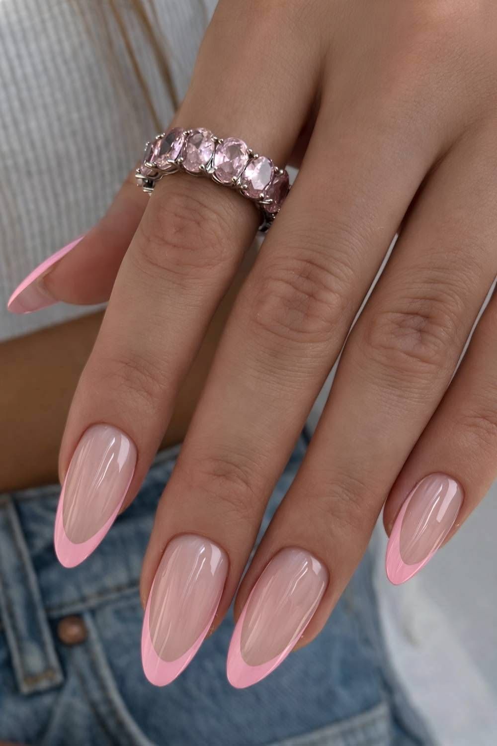 Pembe French uzun badem protez tırnak — Sora randevu