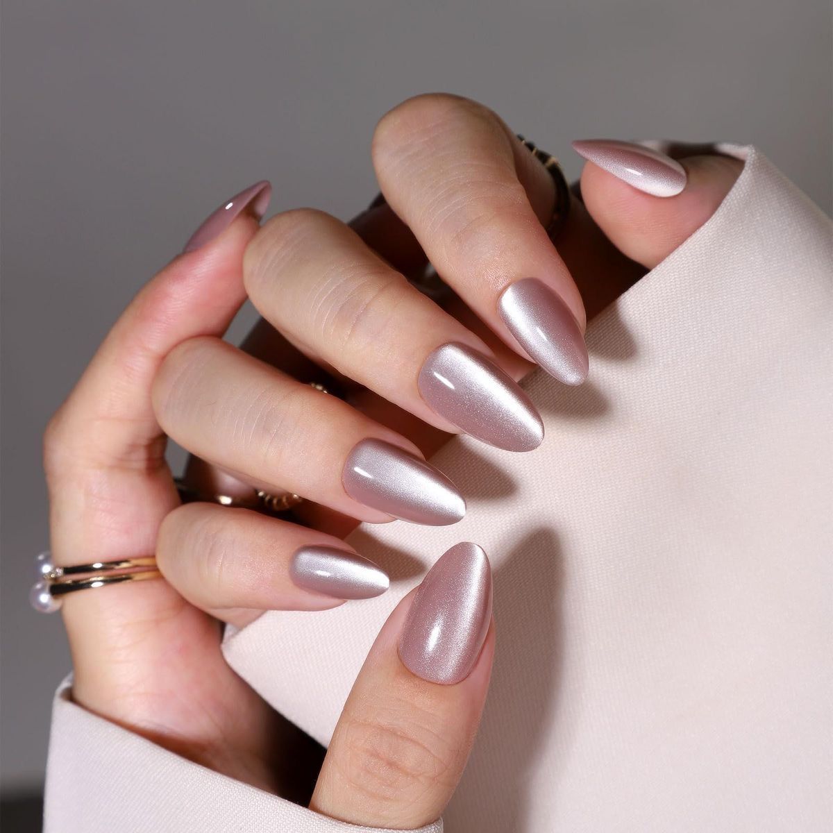 Rose gold sedef krom efektli uzun badem protez tırnak